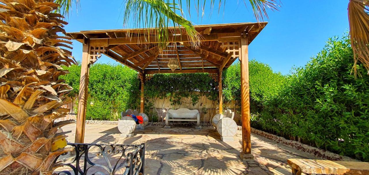 Luxury Seafront Pool - 3 Stories & Roof Floor - Master Bedrooms Вилла *