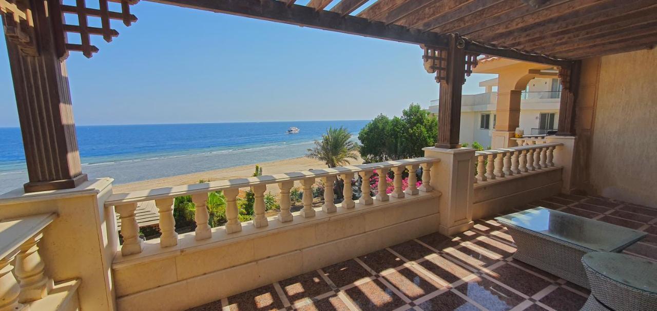Luxury Seafront Pool - 3 Stories & Roof Floor - Master Bedrooms Хургада