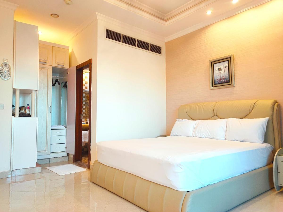 Luxury Seafront Pool - 3 Stories & Roof Floor - Master Bedrooms Хургада